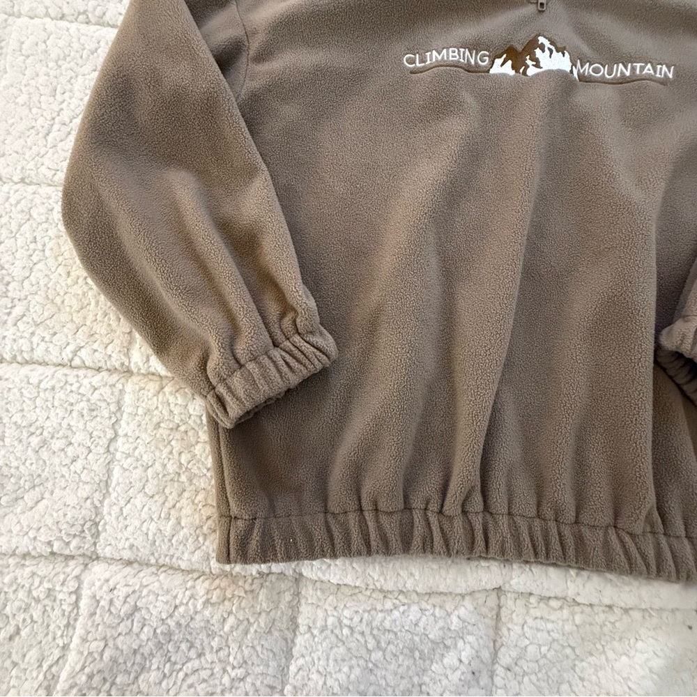 DAZY Climbing Mountain Women's Cozy Brown Fleece Pullover - Picture 4 of 8